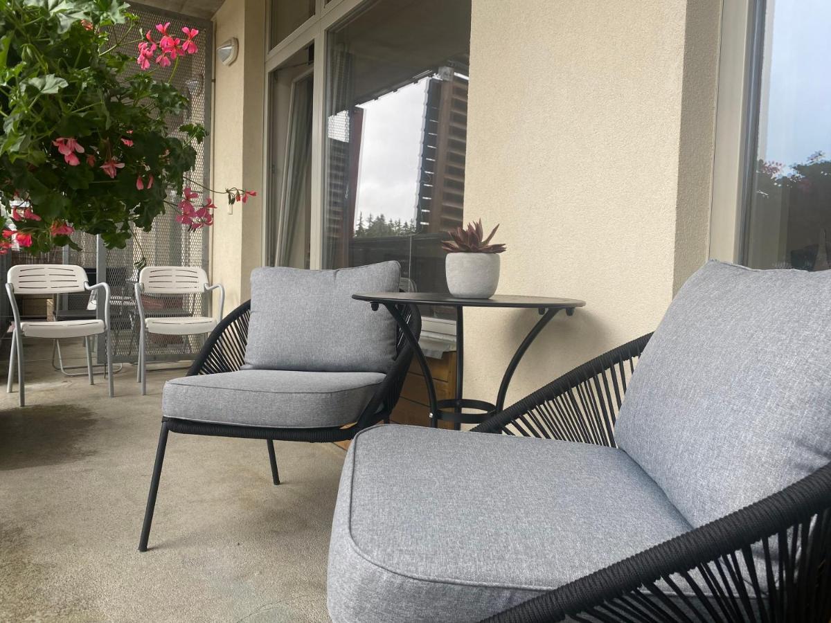 Luxusni Apartman U Sjezdovek S Garazi ฮาร์ราคอฟ ภายนอก รูปภาพ