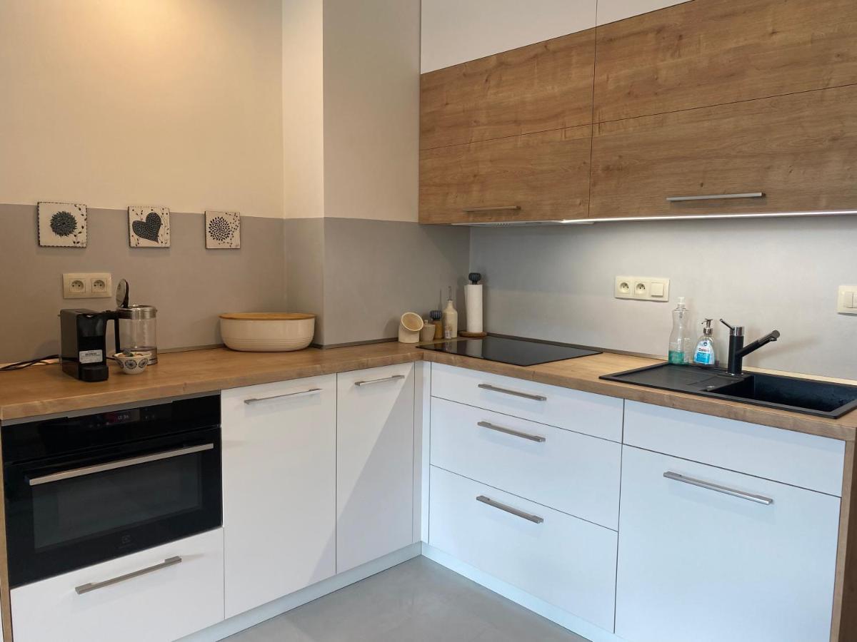 Luxusni Apartman U Sjezdovek S Garazi ฮาร์ราคอฟ ภายนอก รูปภาพ